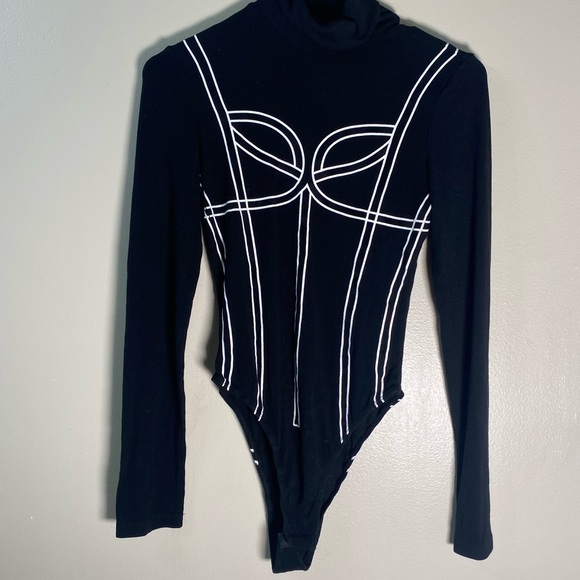 Women’s top - Picture 2 of 5